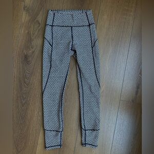 lululemon athletica In Movement 7/8 tight Everlux 25 Black and White Leggings